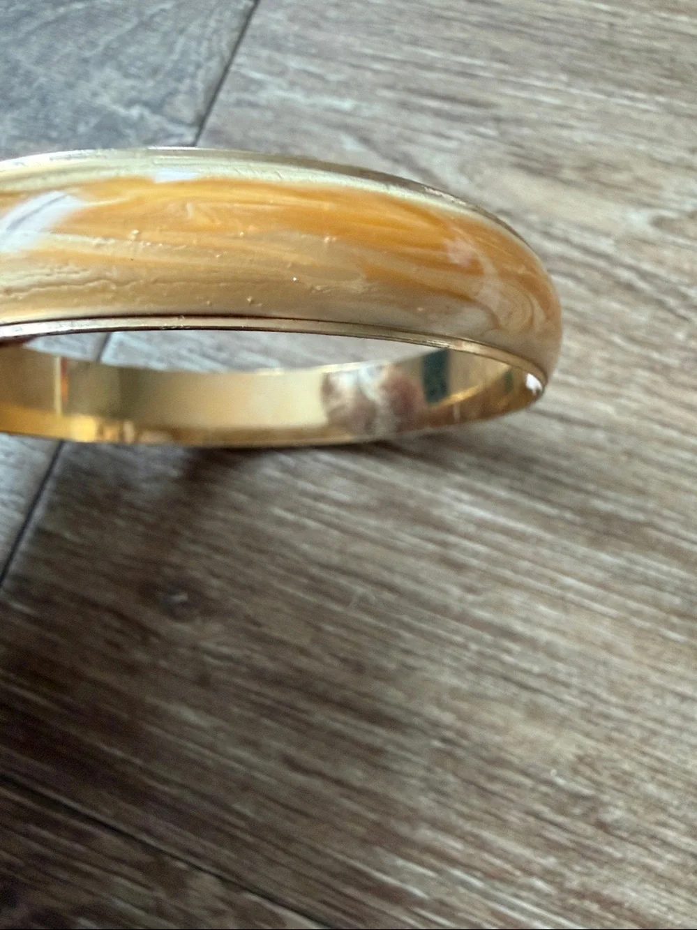 Avon Vintage‎ Gold Tone Champagne Ivory Tan Swirl Bangle Bracelet
